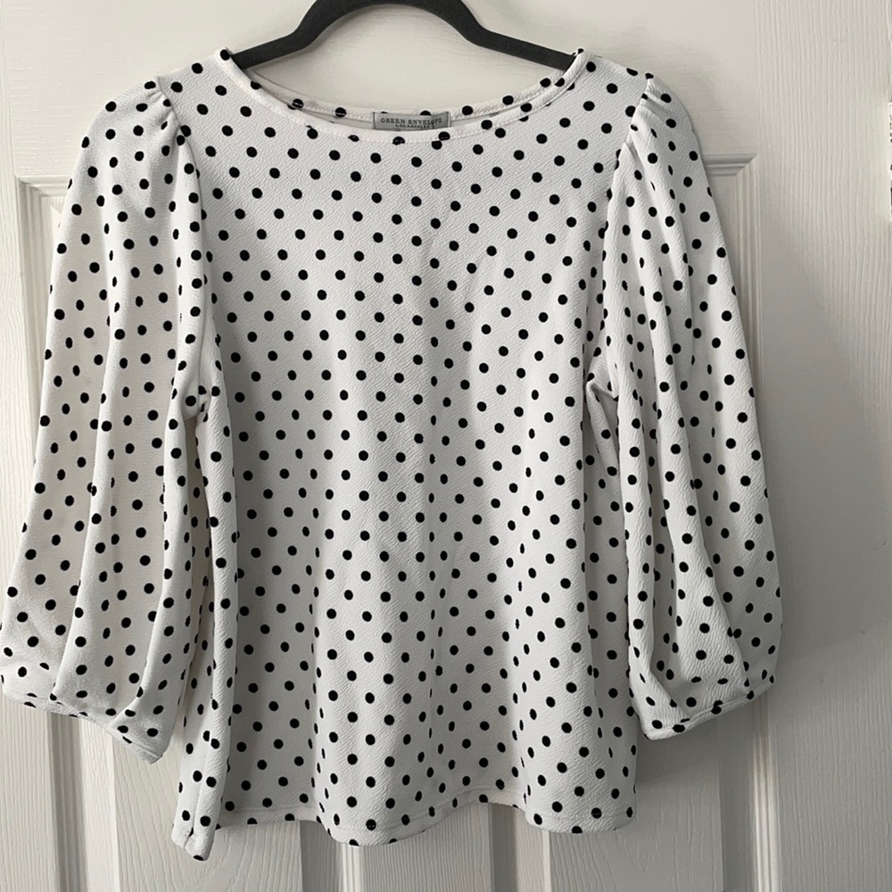 NWT stretch crepe polka dot top